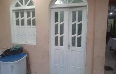 Imagem: A casa possui 1 Dormitório, 1 Banheiro e está localizado