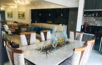 Imagem: O apartamento possui 3 Dormitórios, 4 Banheiros, 3 Vagas na