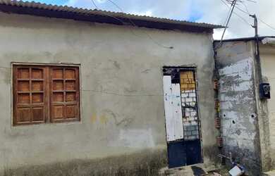 Imagem: A casa possui 2 Dormitórios, 1 Banheiro, Imóvel novo e está