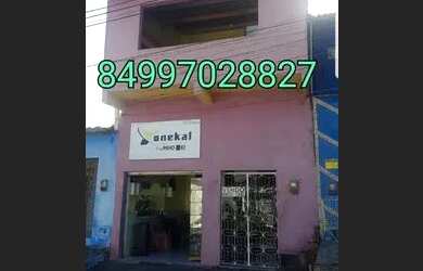 Imagem: A casa possui 3 Dormitórios, 2 Banheiros, 1 Vaga na garagem