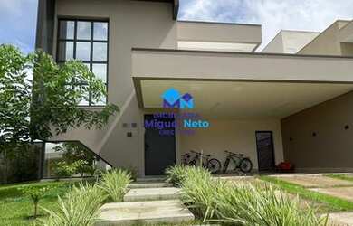 Imagem: A casa possui 4 Dormitórios, 4 Banheiros, 3 Vagas na garagem