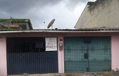 Imagem: A casa possui 4 Dormitórios, 2 Banheiros, 1 Vaga na garagem