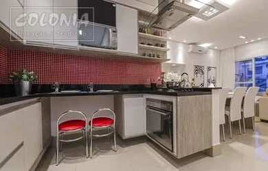 Imagem: O apartamento possui 2 Dormitórios, 1 Banheiro, 1 Vaga na garagem