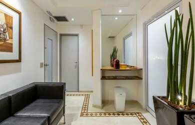 Imagem: O depósito possui 2 Vagas na garagem e 50m² de Área e está