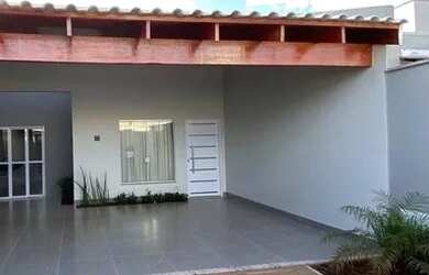 Imagem: A casa possui 2 Dormitórios, 2 Banheiros, 1 Vaga na garagem