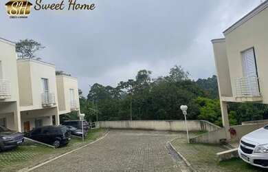 Imagem: A casa à venda possui 3 Dormitórios, 2 Banheiros, 2 Vagas