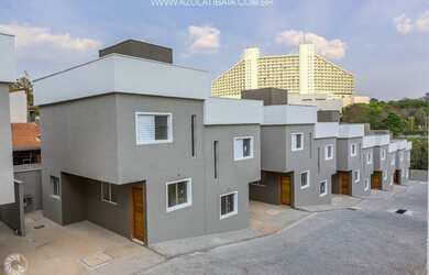 Imagem: A casa possui 2 Dormitórios, 2 Banheiros, 1 Vaga na garagem