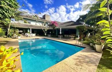 Imagem: A casa em condomínio possui 5 Dormitórios, 5 Banheiros, 4