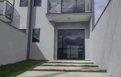 Imagem: A casa possui 2 Dormitórios, 2 Banheiros, 1 Vaga na garagem