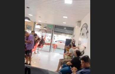 Imagem 3: PASSO BARBEARIA. 80m² de Áreae2 Vagas na garagem