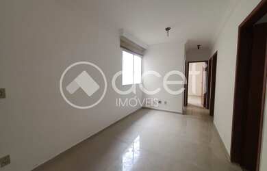 Imagem: O apartamento possui 3 Dormitórios, 1 Banheiro, 1 Vaga na garagem