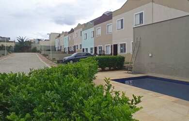 Imagem: O apartamento possui 2 Dormitórios, 1 Banheiro, 2 Vagas na