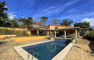 Imagem: A casa em condomínio possui 3 Dormitórios, 3 Banheiros, 4