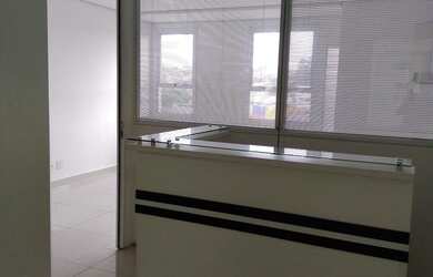 Imagem: O depósito possui 1 Vaga na garagem, 34m² de Área e está