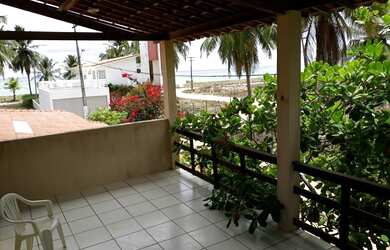 Imagem: A casa possui 4 Dormitórios, 3 Vagas na garagem e está localizado