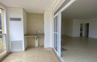 Imagem: O apartamento possui 4 Dormitórios, 5 Banheiros, 3 Vagas na