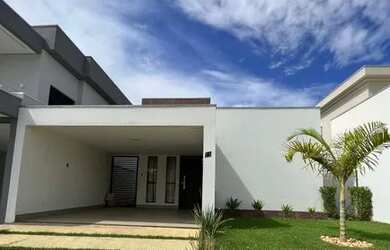 Imagem: A casa em condomínio possui 3 Dormitórios, 3 Banheiros, 4