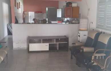 Imagem 10: Casa. Piscina, Churrasqueira, 4 Vagas na garageme3 Dormitórios