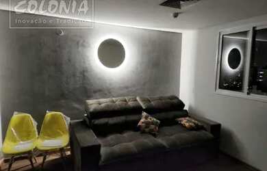 Imagem: O apartamento possui 1 Dormitório, 1 Banheiro, 1 Vaga na garagem