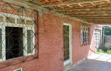 Imagem: A casa possui 2 Dormitórios, Imóvel novo e está localizado