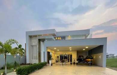 Imagem: A casa em condomínio possui 4 Dormitórios, 1 Banheiro, 2 Vagas