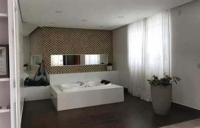 Imagem: A casa em condomínio possui 5 Dormitórios, 5 Banheiros, 5