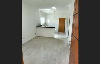 Imagem 1: Casa linda de 2 qrts suite terreno grande em fino acabamento