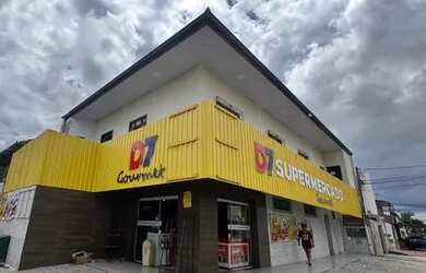 Imagem: O depósito possui 5 Vagas na garagem, 300m² de Área e está