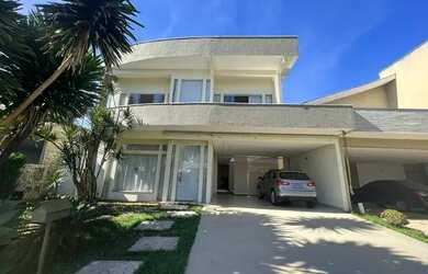 Imagem: A casa em condomínio possui 3 Dormitórios, 4 Banheiros, 4