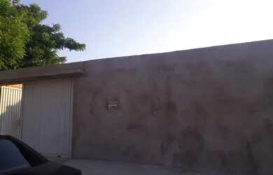 Imagem: A casa possui 2 Dormitórios, 1 Banheiro, 3 Vagas na garagem