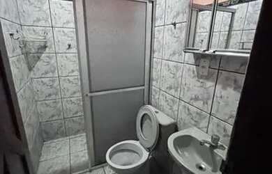 Imagem: A casa possui 3 Dormitórios, 2 Banheiros, 3 Vagas na garagem