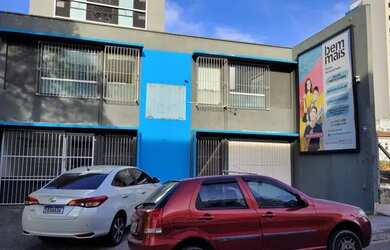 Imagem: A casa possui 4 Dormitórios, 4 Banheiros, 5 Vagas na garagem