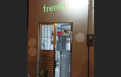 Imagem: A casa possui 2 Dormitórios, 2 Banheiros e 1 Vaga na garagem