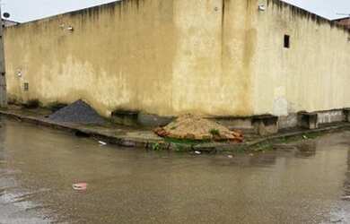 Imagem 1: Linda casa fazendinha. Piscina, Guarda roupa, 128m² de Áreae2 Banheiros