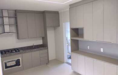 Imagem: O apartamento possui 2 Dormitórios, 2 Banheiros, 2 Vagas na