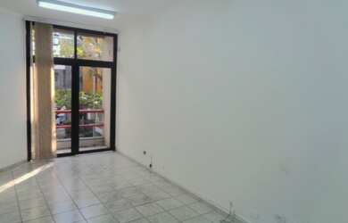 Imagem: O depósito possui 32m² de Área e está localizado em Barueri