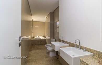 Imagem 12: Maravilhoso APARTAMENTO situado em andar muito alto do icônico RESIDENCIAL...