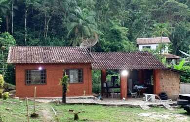 Imagem 3: vendo belíssimo chalé entre montanha e a praia