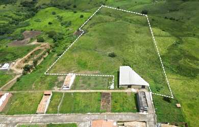 Imagem: O terreno possui 60.500m² de Área e está localizado em Nossa