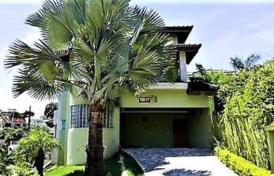 Imagem 4: Casa a venda localizada no condomínio Country Club em Arujá-SP