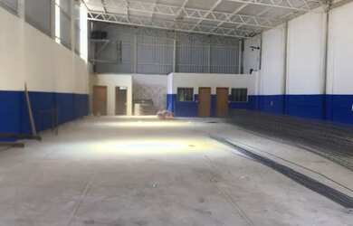 Imagem 1: Galpão para alugar. 450m² de Áreae4 Vagas na garagem
