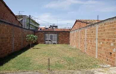 Imagem: O terreno à venda possui 160m² de Área e está localizado