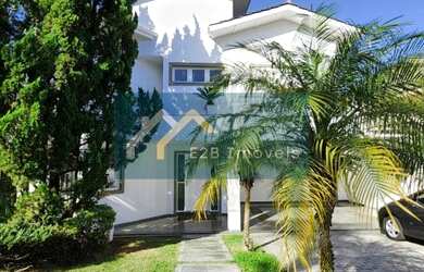 Imagem: A casa em condomínio possui 4 Dormitórios, 2 Banheiros, 2