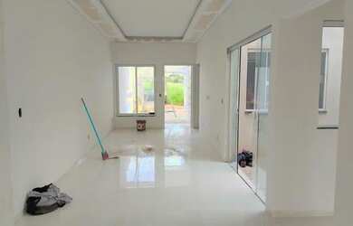 Imagem: A casa possui 2 Dormitórios, 1 Banheiro, 3 Vagas na garagem