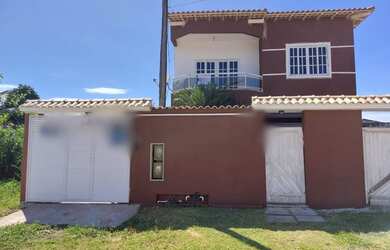 Imagem: A casa possui 2 Dormitórios, 2 Banheiros, 5 Vagas na garagem