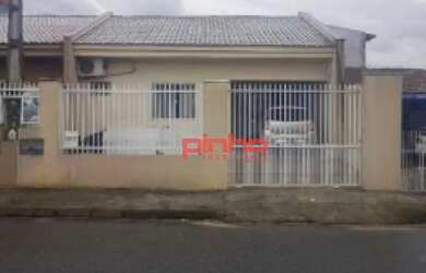 Imagem: A casa possui 2 Dormitórios, 1 Banheiro, 1 Vaga na garagem