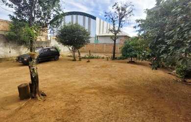 Imagem: A casa possui 2 Dormitórios, 1 Banheiro, 4 Vagas na garagem