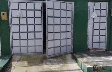 Imagem: A casa possui 2 Dormitórios, 2 Banheiros, 1 Vaga na garagem