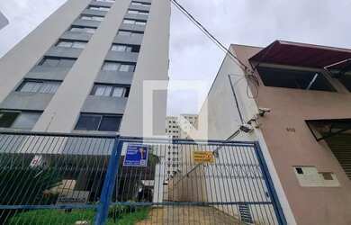 Imagem: O apartamento possui 1 Dormitório, 1 Banheiro, 1 Vaga na garagem