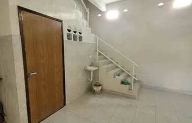 Imagem: A casa possui 2 Dormitórios, 2 Banheiros, 1 Vaga na garagem